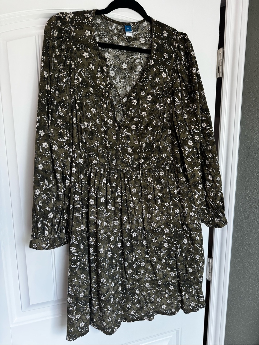 Old Navy Olive Floral Mini Dress XL Boho Long Sleeve V Neck Cottagecore